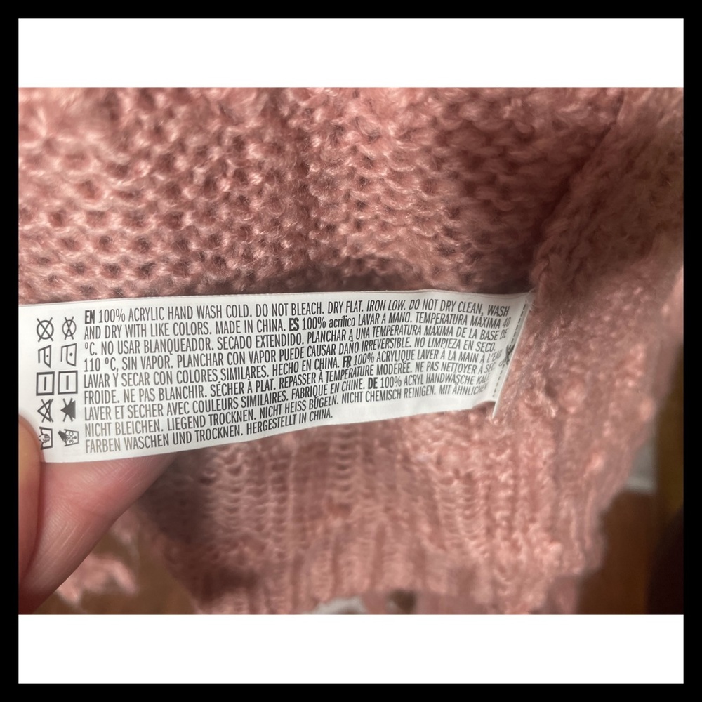 🌹NEW LISTING Shaggy Sweater - Picture 8 of 8